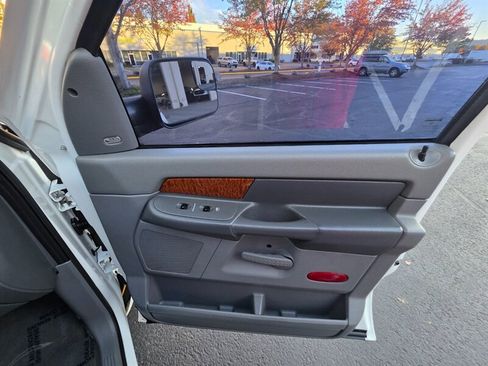 Used 2006 Dodge Ram 2500 Truck Laramie image 38