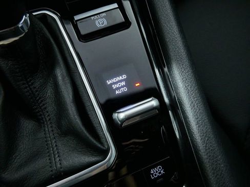 Used 2024 Jeep Compass Latitude image 45