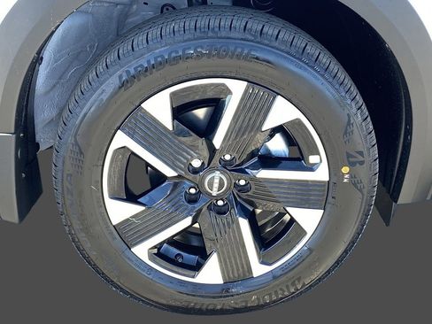 New 2026 Nissan Kicks SV w/ SV Premium Package image 7