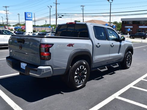 Used 2022 Nissan Frontier PRO-4X AWD/4WD image 3