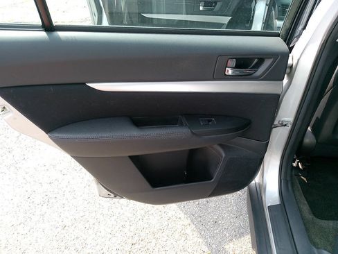 Used 2012 Subaru Outback 2.5i AWD/4WD image 19