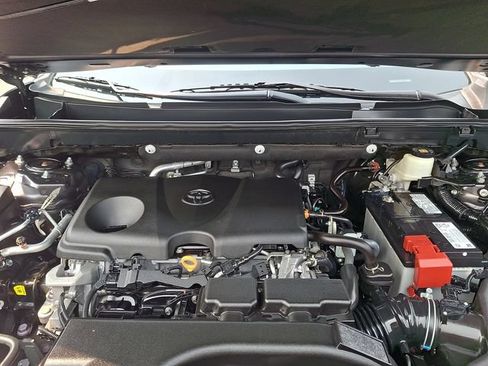 Used 2021 Toyota RAV4 LE AWD/4WD image 26