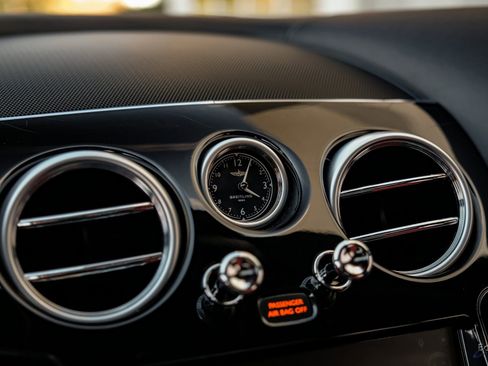 Used 2018 Bentley Flying Spur S V8 image 70