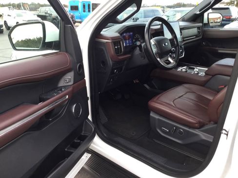 Used 2024 Ford Expedition Max Limited image 9