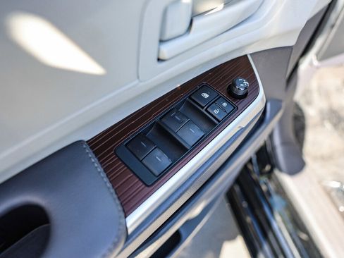 Certified 2024 Toyota Sienna LE image 10