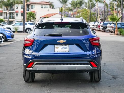Used 2024 Chevrolet Trax LT w/ Driver Confidence Package FWD image 5