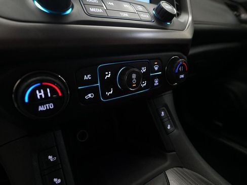 Used 2019 GMC Acadia SLT image 21