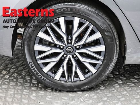 Used 2025 Nissan Altima 2.5 SV FWD image 28