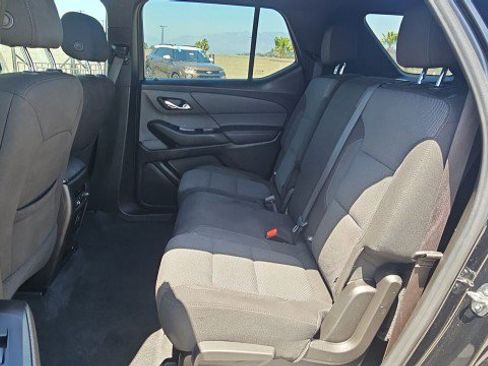 Used 2023 Chevrolet Traverse LT FWD image 24