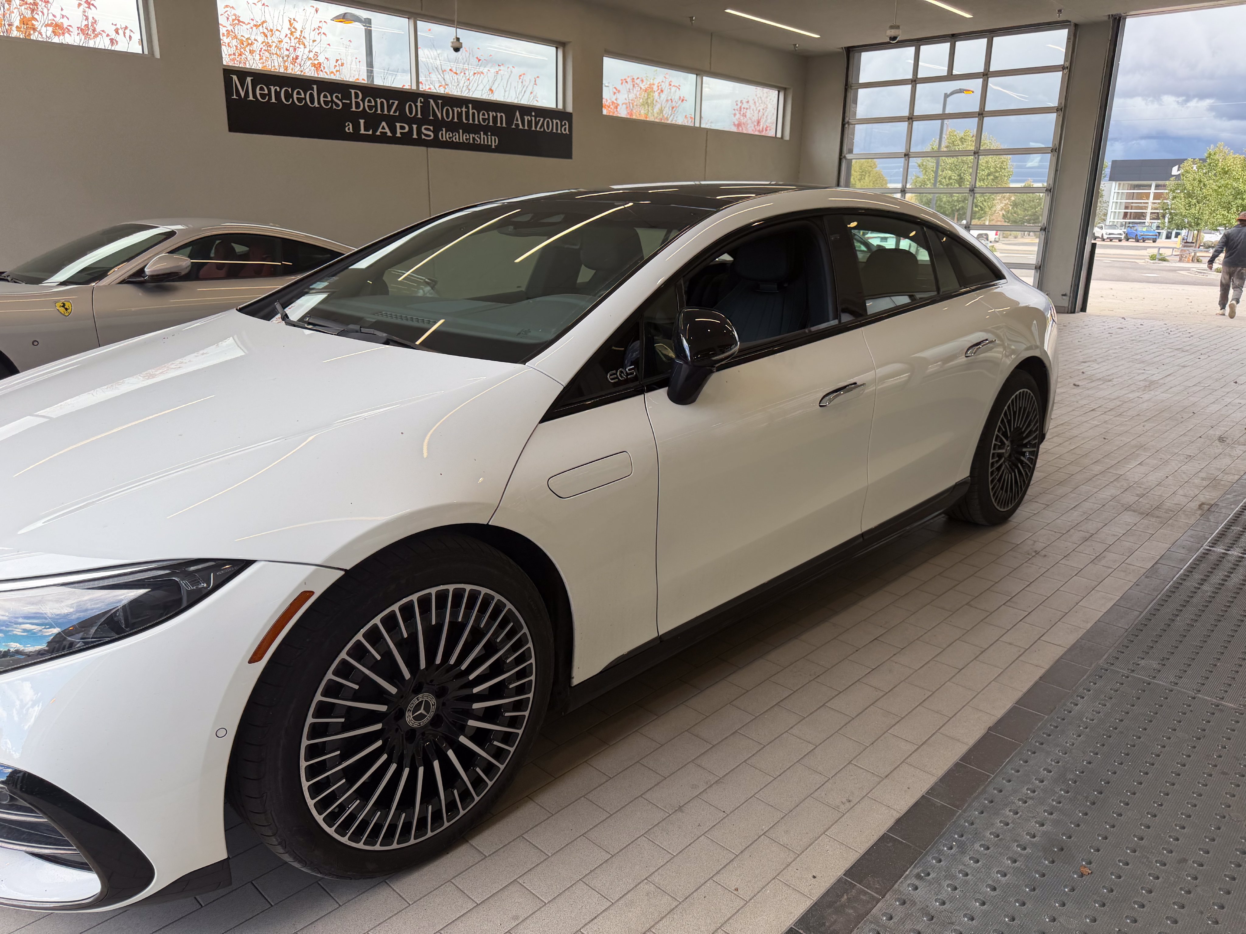 Used 2024 Mercedes-Benz EQS 580 4MATIC Sedan image 2