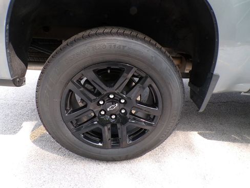Used 2024 Chevrolet Silverado 1500 LT Trail Boss w/ Convenience Package II AWD/4WD image 21