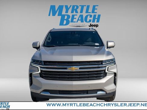Used 2023 Chevrolet Suburban LT image 9