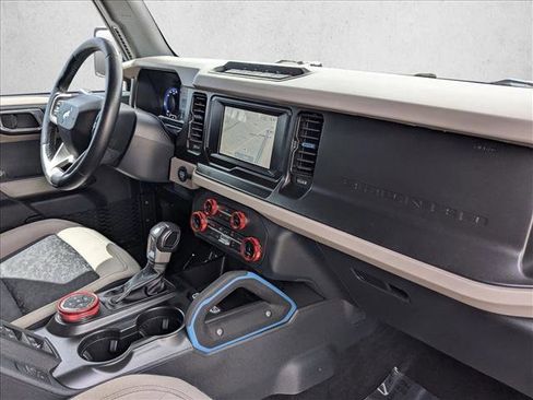 Used 2022 Ford Bronco Wildtrak image 22