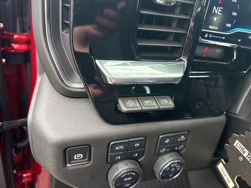 Used 2025 Chevrolet Silverado 1500 LTZ w/ LTZ Premium Package image 18