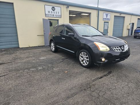 Used 2011 Nissan Rogue SV w/ SL Pkg image 2