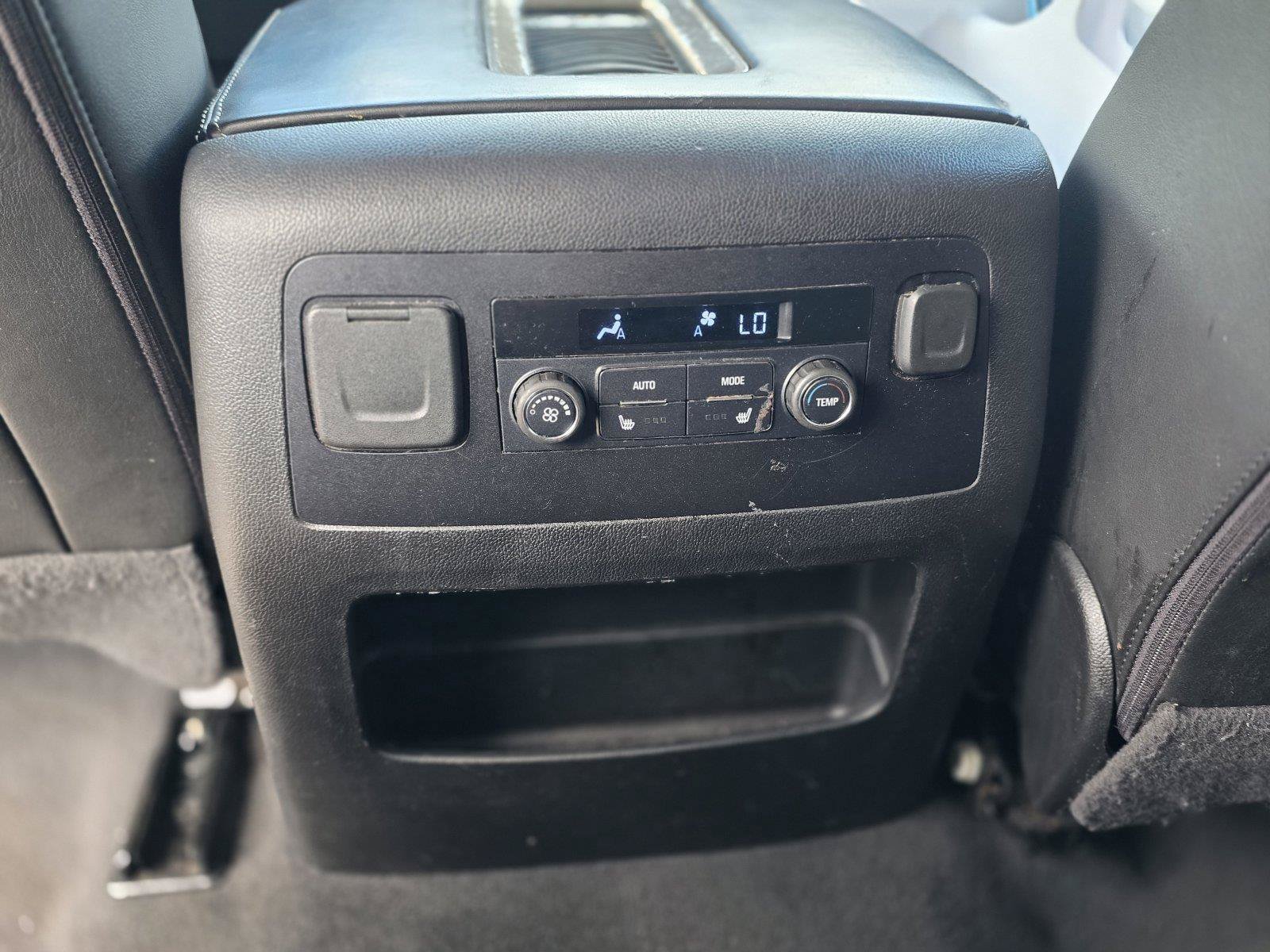 Used 2020 GMC Yukon XL Denali AWD/4WD image 28
