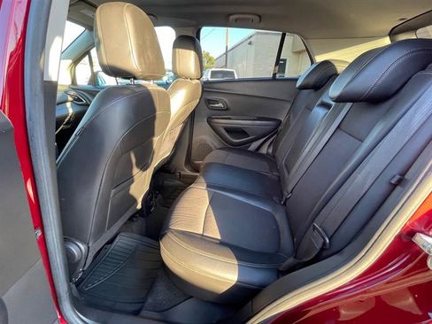 Used 2021 Chevrolet Trax LT image 12