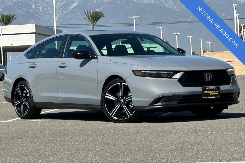 Used 2025 Honda Accord Sport image 2
