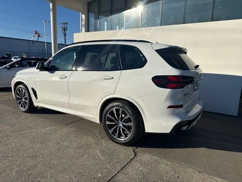 New 2026 BMW X5 xDrive50e w/ Executive Package image 3
