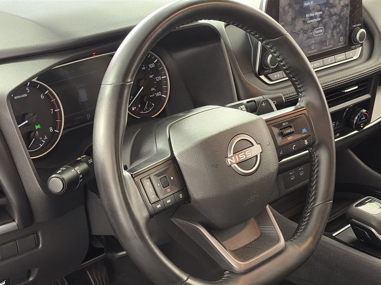 Used 2025 Nissan Rogue SV FWD image 13