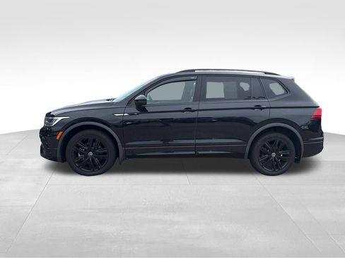 Used 2022 Volkswagen Tiguan SE R-Line AWD/4WD image 15