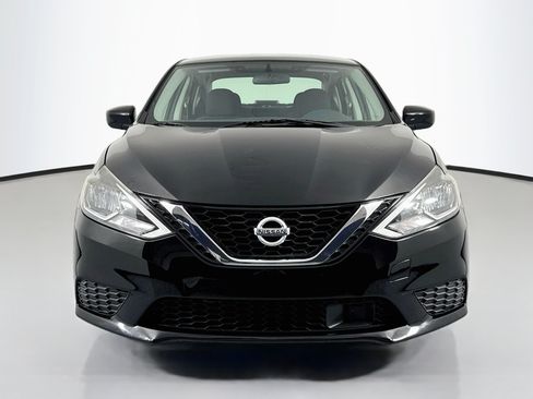Used 2019 Nissan Sentra SV FWD image 2