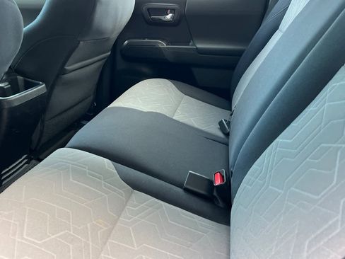 Used 2021 Toyota Tacoma TRD Off-Road w/ Technology Package image 5