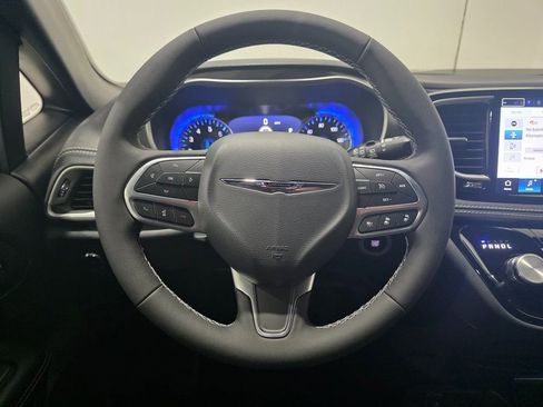 New 2026 Chrysler Pacifica Select image 4