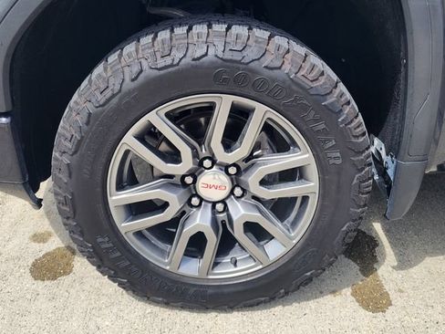 Used 2020 GMC Sierra 1500 AT4 w/ AT4 Premium Package AWD/4WD image 9