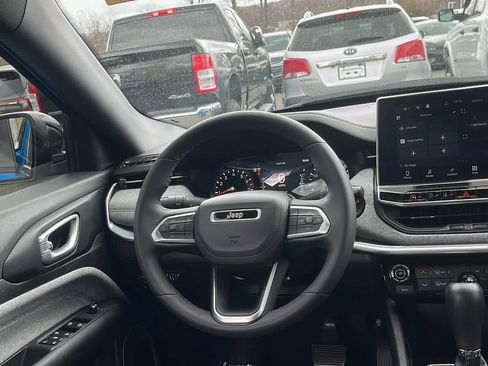 Used 2023 Jeep Compass Latitude w/ Sun and Sound Group image 28