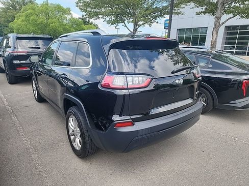 Used 2019 Jeep Cherokee Latitude w/ Popular Appearance Group FWD image 3
