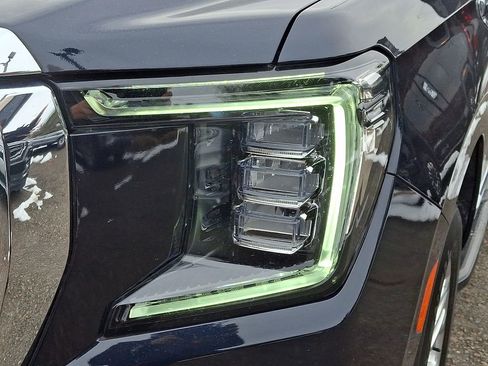 Certified 2023 GMC Yukon XL SLT image 9