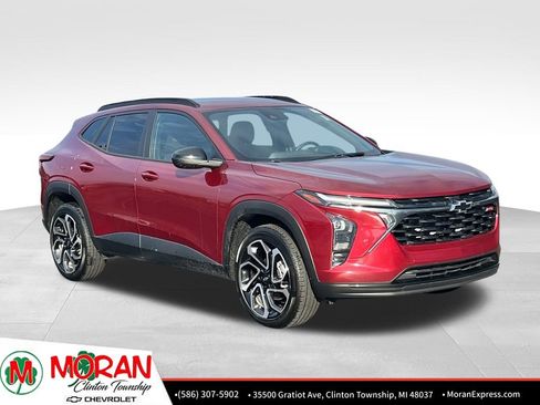 Used 2024 Chevrolet Trax RS w/ Driver Confidence Package image 8