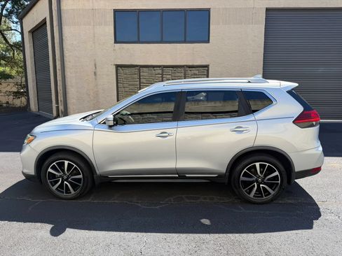 Used 2017 Nissan Rogue SL w/ SL Premium Package AWD/4WD image 2