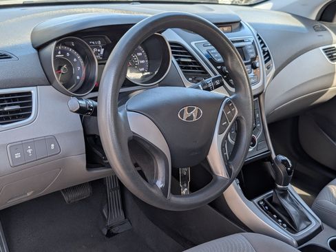 Used 2016 Hyundai Elantra SE FWD image 12