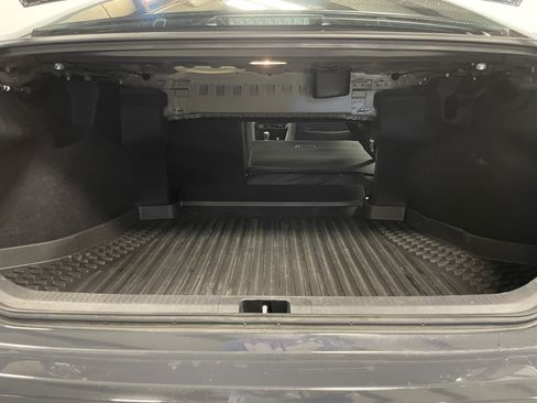 Used 2025 Toyota Camry SE image 28