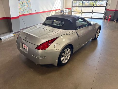 Used 2004 Nissan 350Z Enthusiast w/ Side Airbags Pkg image 97