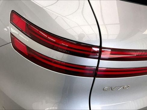 Used 2026 Genesis GV70 2.5T Advanced AWD/4WD image 17