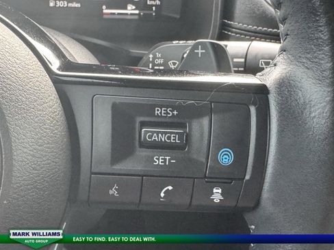 Used 2022 Nissan Rogue Platinum w/ Head-Up Display Package image 13