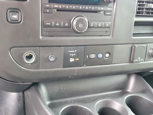 Used 2017 Chevrolet Express 2500 LT w/ LT Preferred Equipment Group image 24