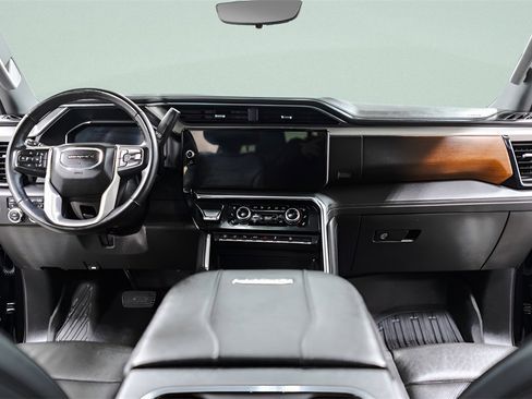 Used 2025 GMC Sierra 2500 Denali w/ Denali Reserve Package image 9