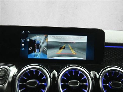 New 2026 Mercedes-Benz GLB 250 4MATIC image 10