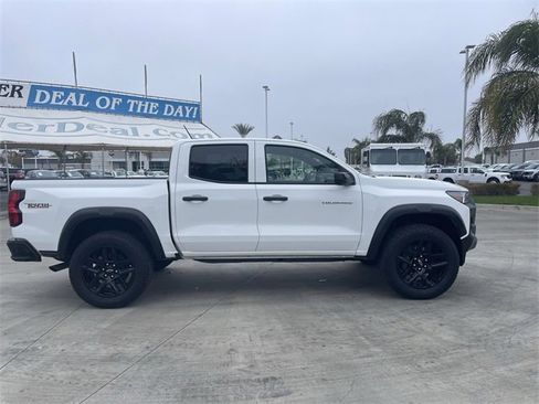 Used 2024 Chevrolet Colorado Trail Boss w/ Technology Package image 9