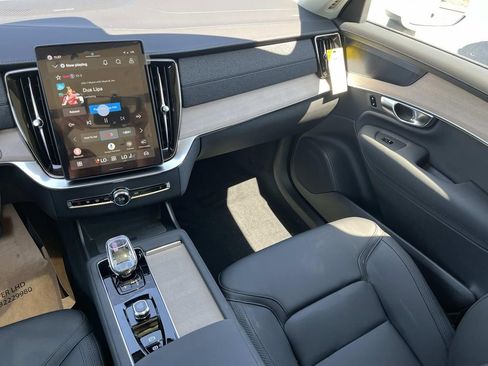 New 2026 Volvo XC90 T8 Plus w/ Protection Package Premier AWD/4WD image 15