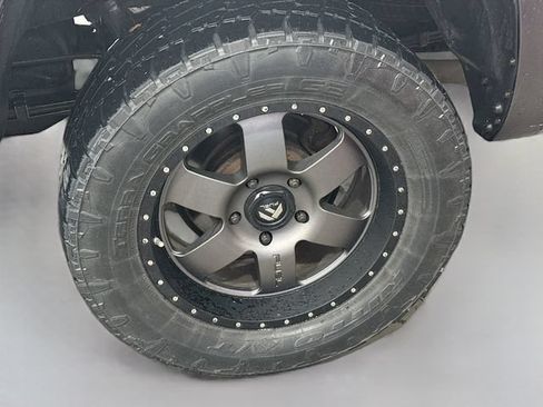 Used 2018 Toyota Tundra SR5 w/ SR5 Upgrade Package AWD/4WD image 29