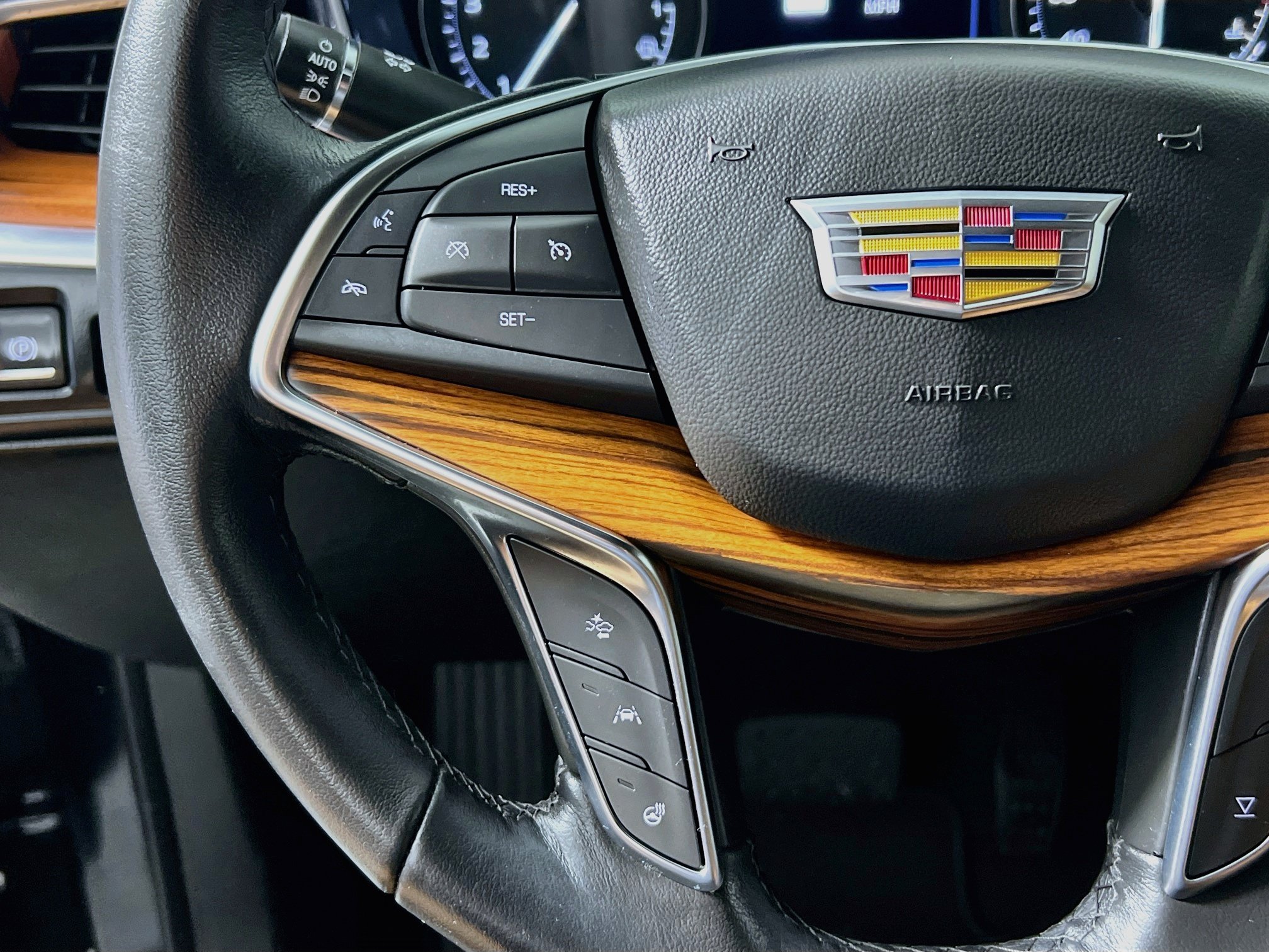 Used 2023 Cadillac XT5 Premium Luxury w/ Technology Package FWD image 18