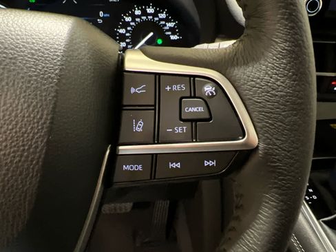 New 2026 Toyota Sienna XLE image 21