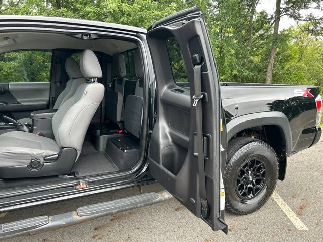 Used 2020 Toyota Tacoma SR w/ SX Package AWD/4WD image 32