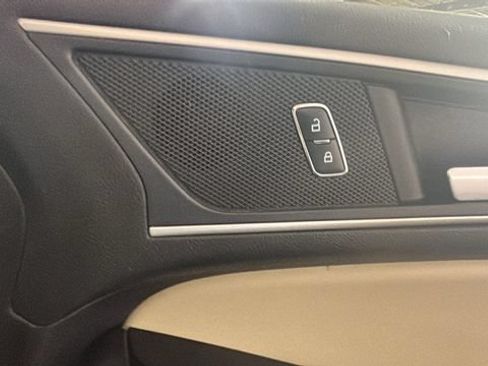 Used 2018 Ford Edge SEL w/ Equipment Group 201A AWD/4WD image 29