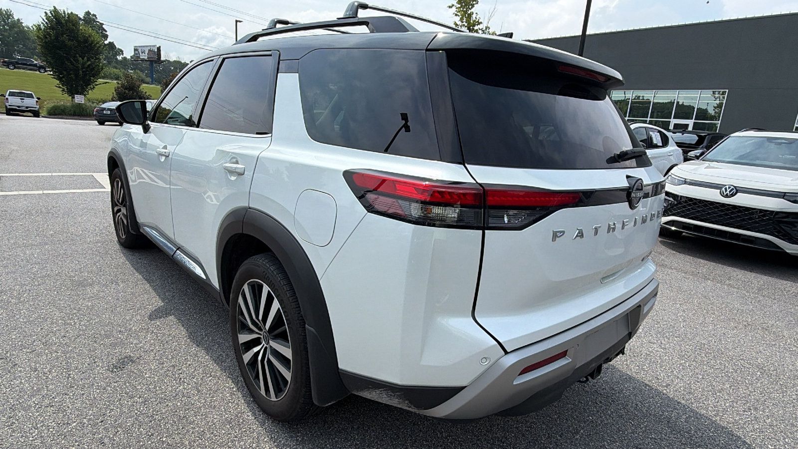 Used 2025 Nissan Pathfinder Platinum w/ Cargo Package FWD image 10